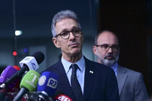 Zema desiste de debate da Band e atribui decisão à ausência de Lula
