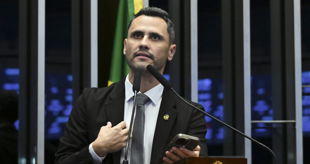 Senador Cleitinho anuncia que desistiu de ser candidato ao governo de Minas Gerais