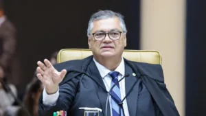 Dino afasta sobrinho de governador do Maranhão da presidência do TCE em investigação sobre homicídio