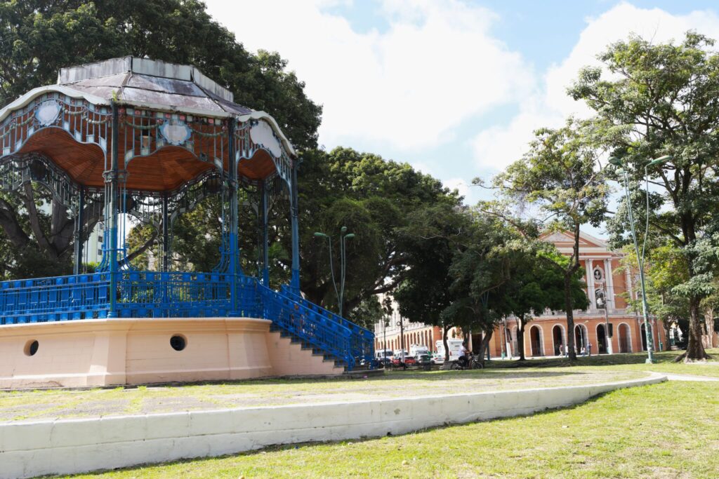 Revitalização da praça da República chega a 70% de conclusão
