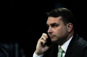 Missão diz que foi “vítima de filiação fraudulenta de Flávio Bolsonaro”
