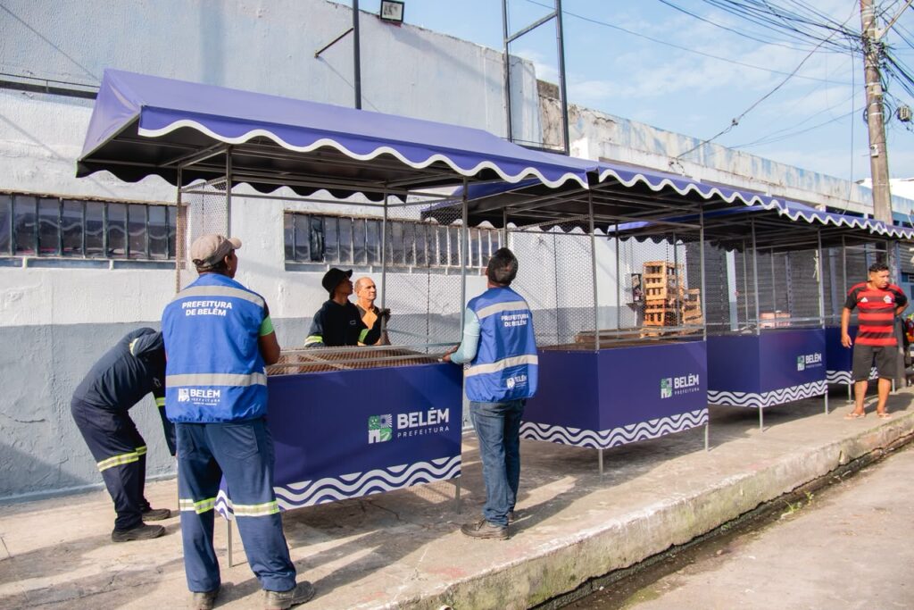 Prefeitura entrega novas barracas após acidente em feira de Belém