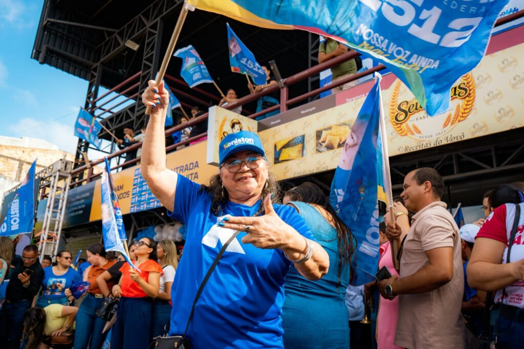 Deputado é abraçado pela terra natal, Abaetetuba, em comício com mais de 3,5 mil pessoas