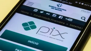 Pix passa a valer em 8 países e vira alternativa mais barata que cartão para turistas