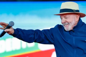 Se quiser ganhar dinheiro, ache um jeito honesto, diz Lula após proibir bet