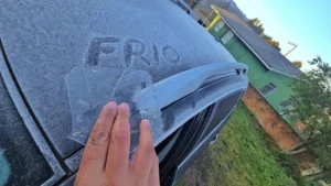 Frio continua e novo ciclone já tem data pra chegar no Brasil; veja quando