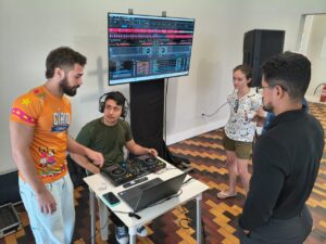 Projeto Círio Iluminado capacita novos talentos na música eletrônica