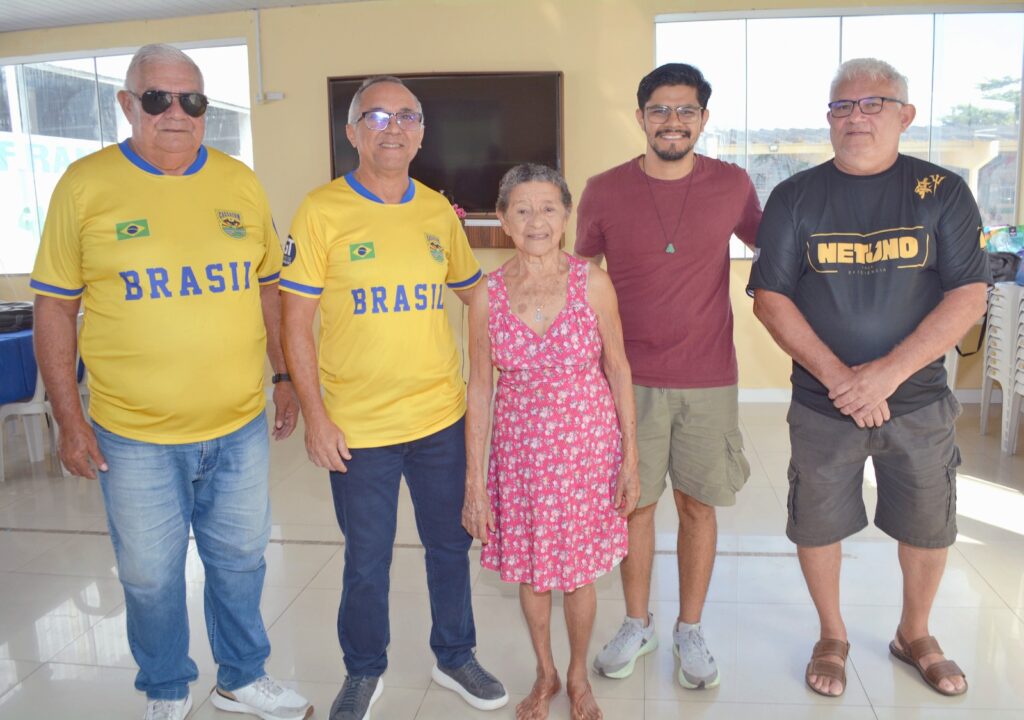 Café da manhã reúne grupo de hidroginástica em reconhecimento à gestão do Cassazum