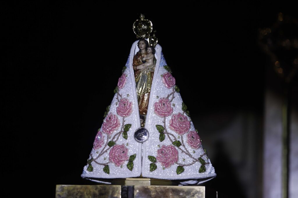 Caixaparah celebra Nossa Senhora de Nazaré e recebe Karol Vasconcelos na domingueira