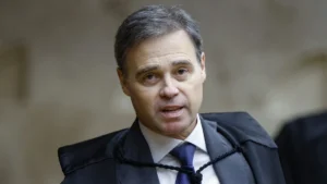 Mendonça extingue ação de Zé Trovão contra reajuste do Bolsa Família, mas não entra no mérito