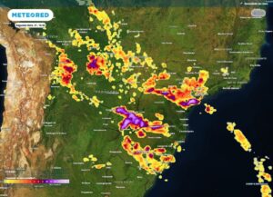 Frente fria avança e muda o tempo com chuva forte, ventos fortes e granizo no Sul, Sudeste e Centro-Oeste