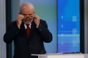 Lula resiste, campanha racha e aliados ainda tentam convencer presidente a ir ao debate da TV Globo