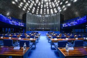 Vídeo: Senadores da oposição pressionam Fachin por afastamento de Moraes e ameaçam travar votações no Senado