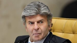Mensagens revelam mais de um ano de contato entre Vorcaro e filho de Fux, aponta PF