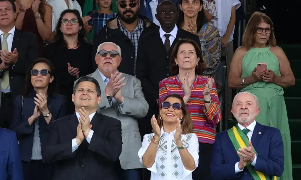 Lula atuou por presença de Fachin e Alcolumbre no 7 de Setembro