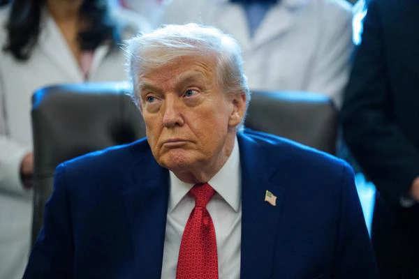 Após carta de Flávio Bolsonaro, Trump diz que não vai se envolver