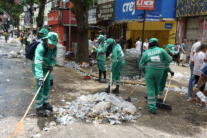Prefeitura mobiliza mais de 2 mil profissionais para limpeza das vias