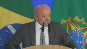 Lula cita apoio do PL ao fim da 6×1 e avalia como avanço da direita