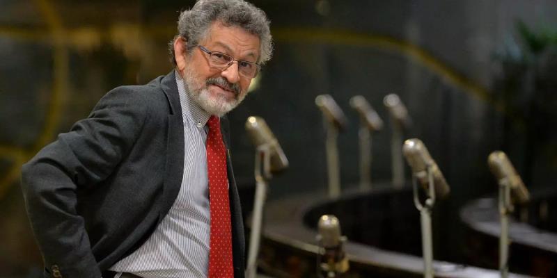 Vídeos: Paulo Rocha, do PT, e Superintendente da SUDAM, foi preso bêbado por agredir mulheres em casa de espetáculo.