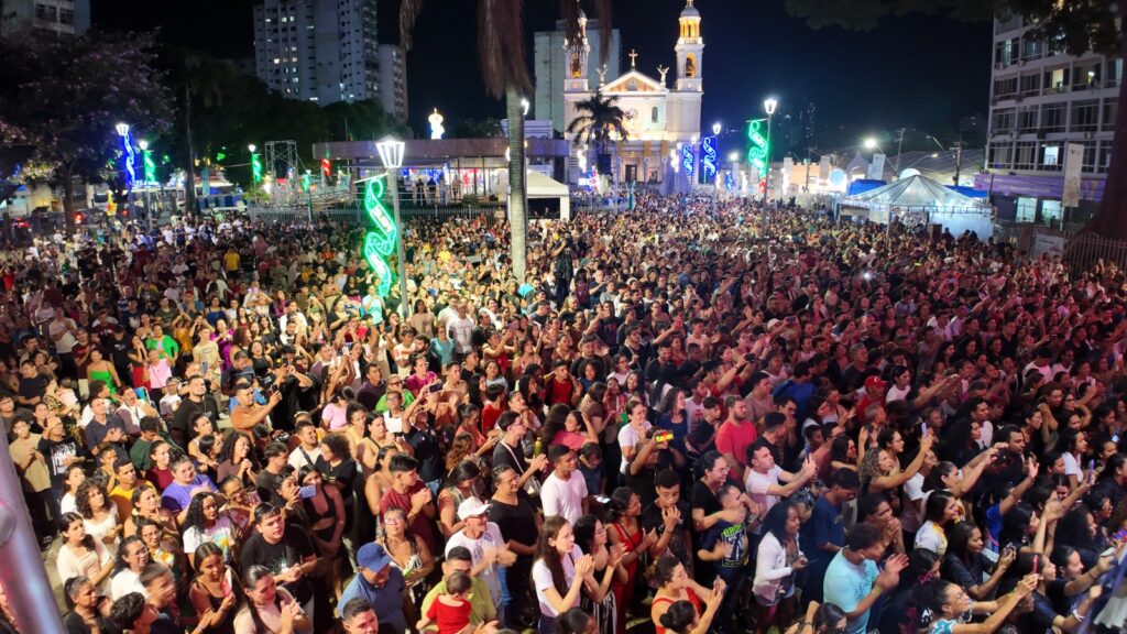 Banda Caju e Comunidade Colo de Deus se encontram no Círio Musical nesta noite