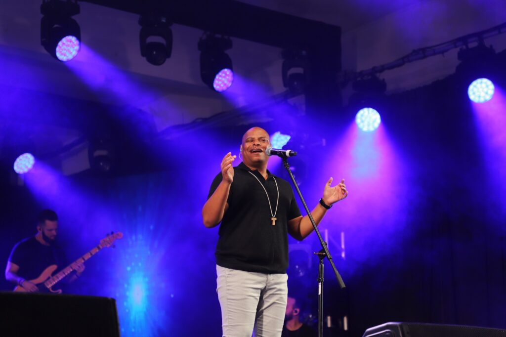 De Belo Horizonte para a casa de Nossa Senhora: Davidson Silva leva sua voz à décima noite do Círio Musical