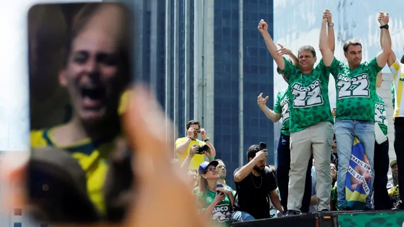 Mesmo com ‘Exército’ de Janones, esquerda não se equipara à força digital do bolsonarismo, diz Marcos Nobre