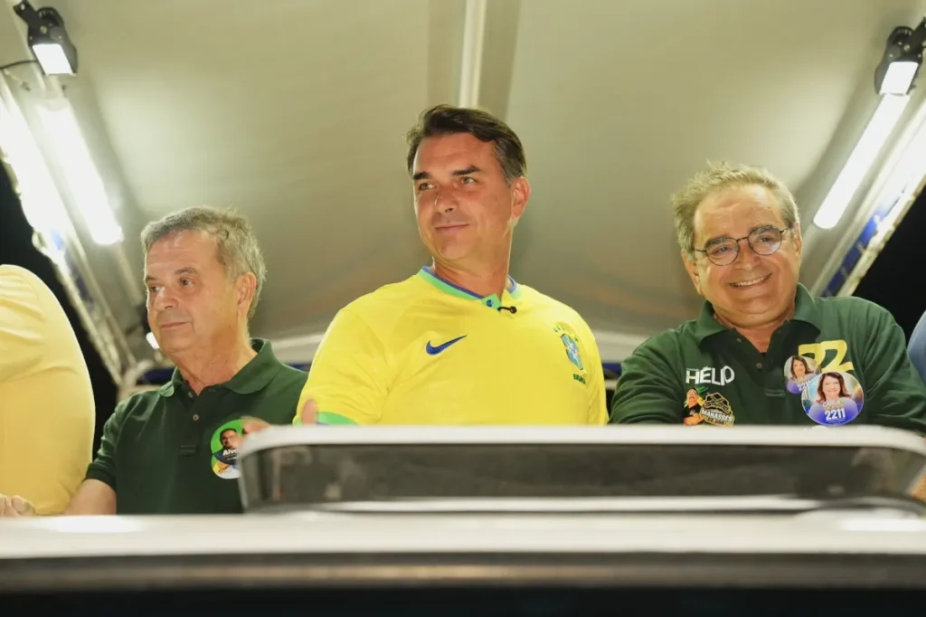 Campanha de Flávio quer concluir tratativas de novas alianças até quinta