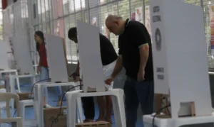 Idosos votam primeiro: conheça outros eleitores com prioridade