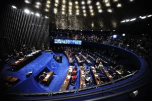 Bancada do PT resiste a emenda para reduzir maioridade penal